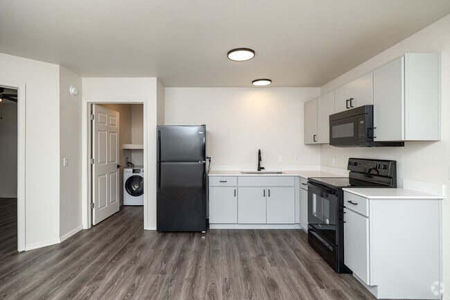 2BR, 1BA - Greenway - Kitchen - The Grove on Berry