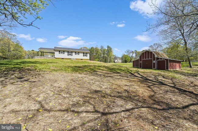 Building Photo - 639 Sandy Hill Rd