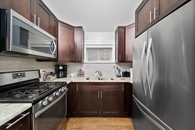 Building Photo - 3138 N Elston Ave