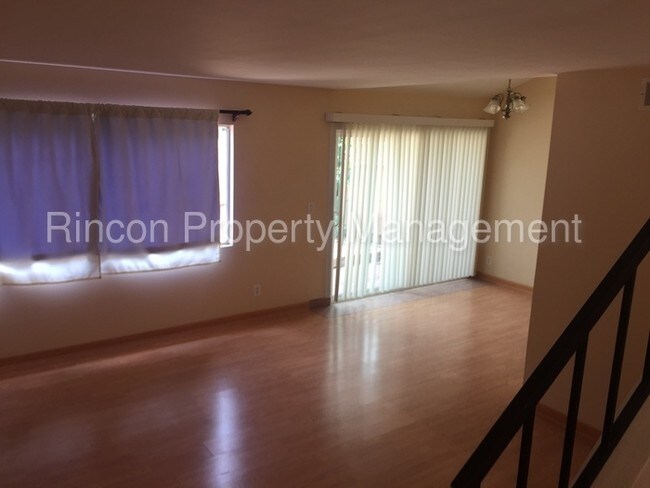 Foto del edificio - 5304 Barrymore Dr