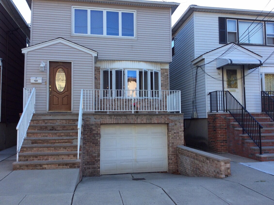 30 E 36th St Unit 1, Bayonne, NJ 07002 Apartments in Bayonne, NJ