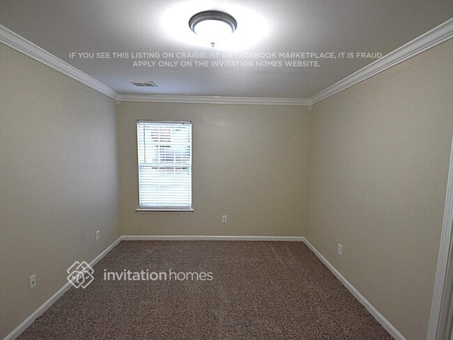 Building Photo - 2440 Sheldon Pl