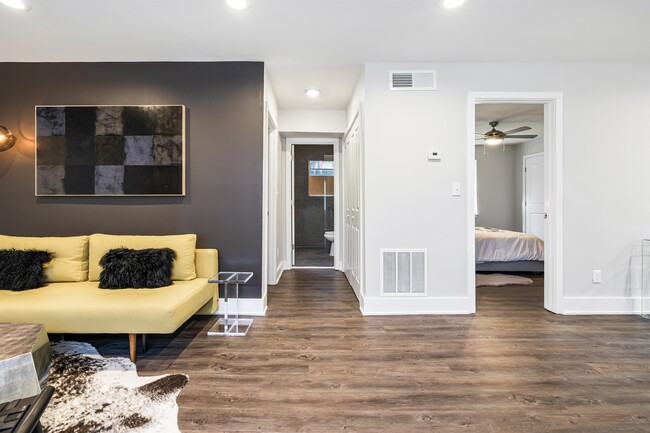 Foto del edificio - 905 Briarcliff Rd NE