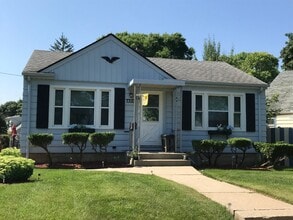 Building Photo - 7333 W Lisbon Ave