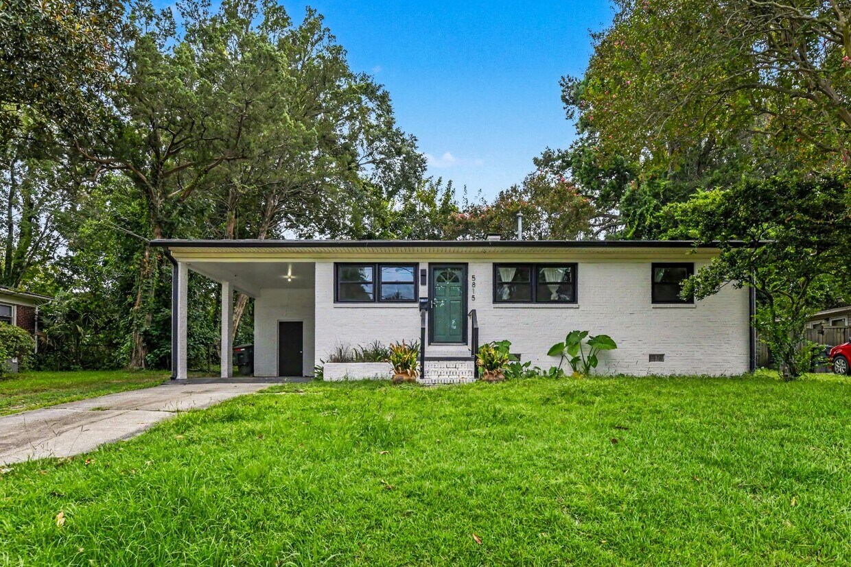 Photo - 5815 Hume Ave