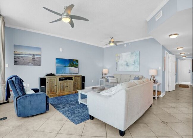 Building Photo - 1524 W Beach Blvd