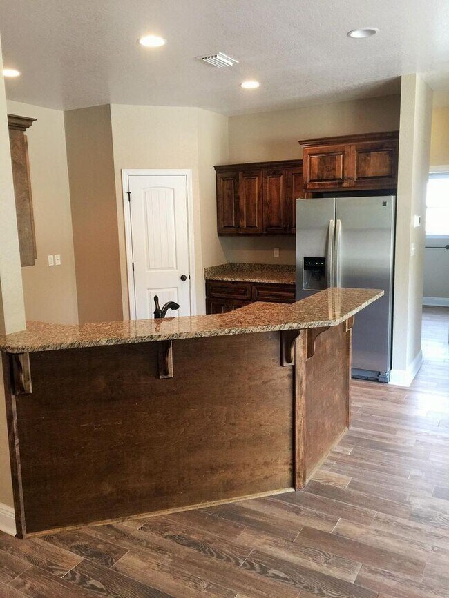 Building Photo - 4011 Happy Trails Rd