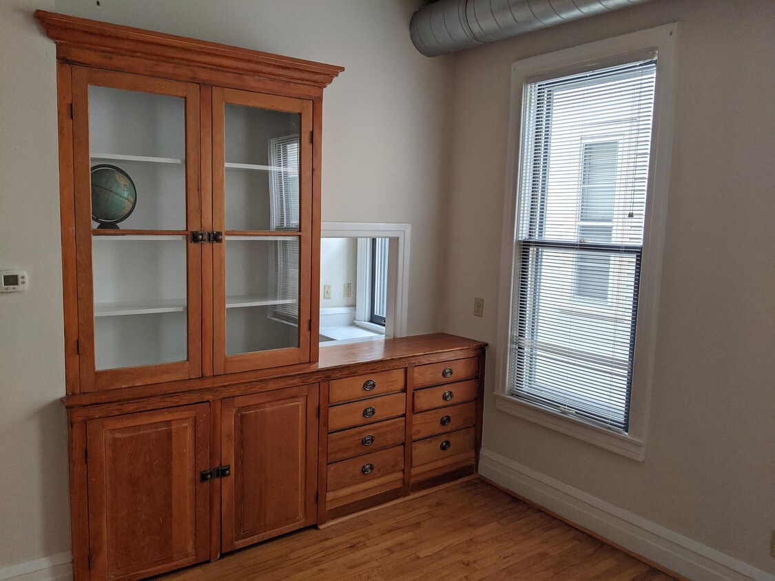 Foto del edificio - 13 1/2 5th St NE