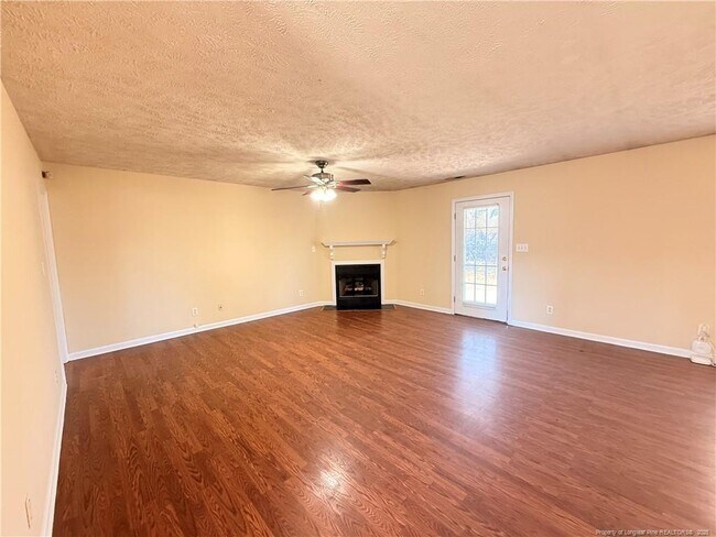 Foto del edificio - 203 Cypress Dr