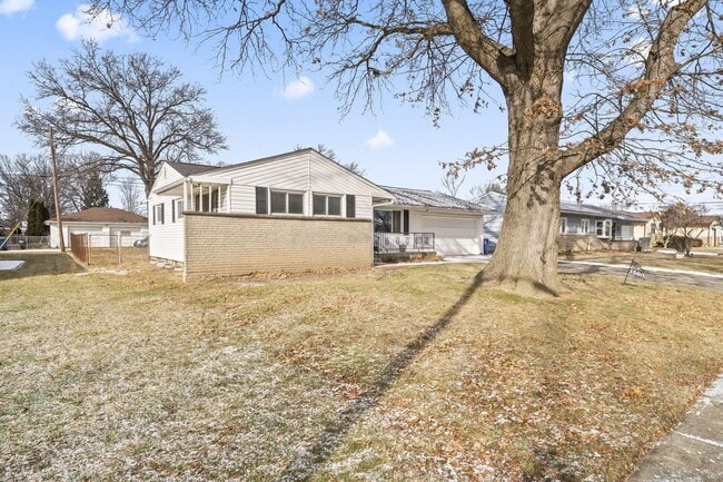 Foto del edificio - 1565 Garywood Ave