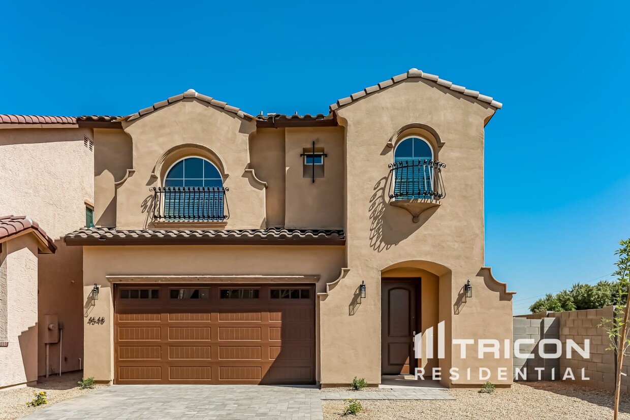 Foto principal - 4548 E Grandview St