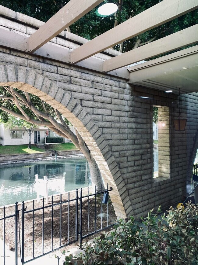 Foto del edificio - 7724 E Lewis Ave