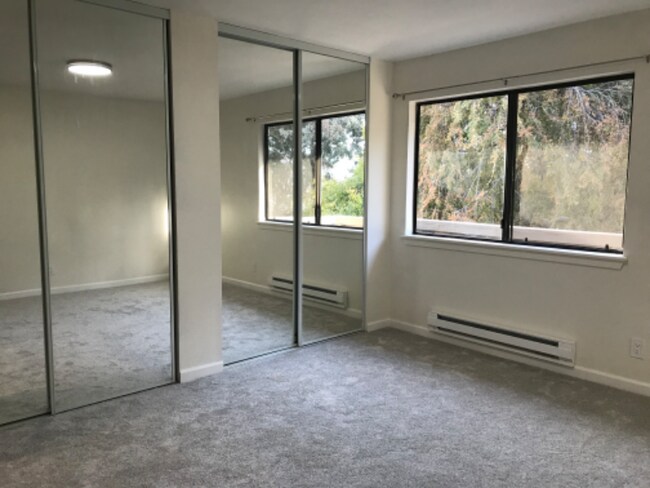 Foto del edificio - 1204 N Abbott Ave