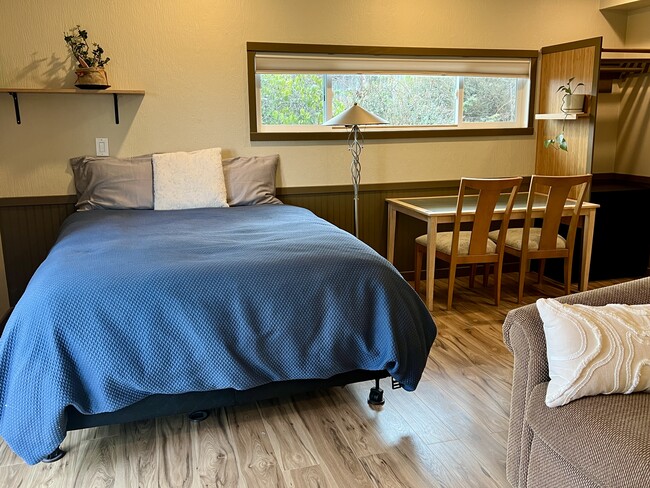 Sleeping and office area - 29837 Marine View Dr SW