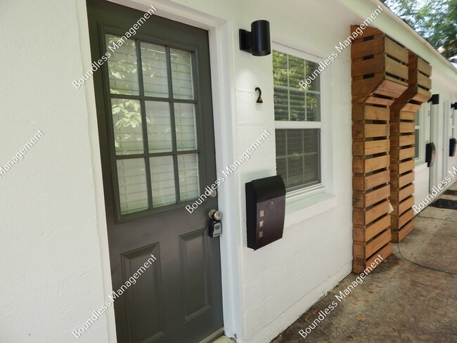 Photo - 712 Highland Ave NE Apartment