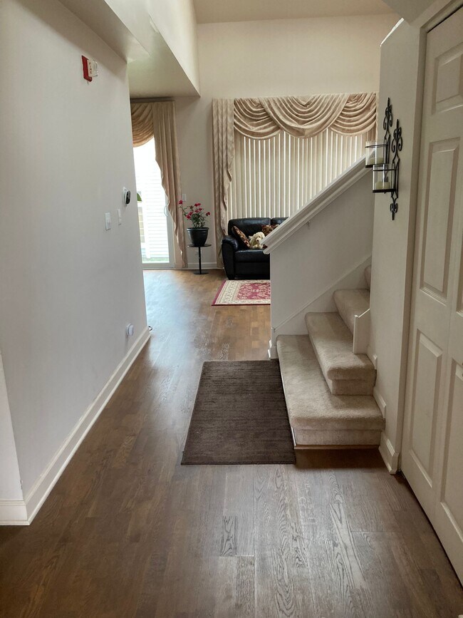 8200 Ripple Rdg, Darien, IL 60561 Townhome Rentals in Darien IL