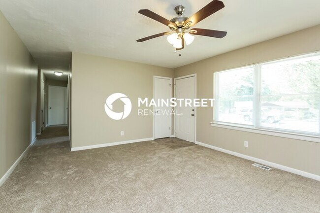 Foto del edificio - 4 Bedroom Pet-Friendly Home in Rex, GA wit...