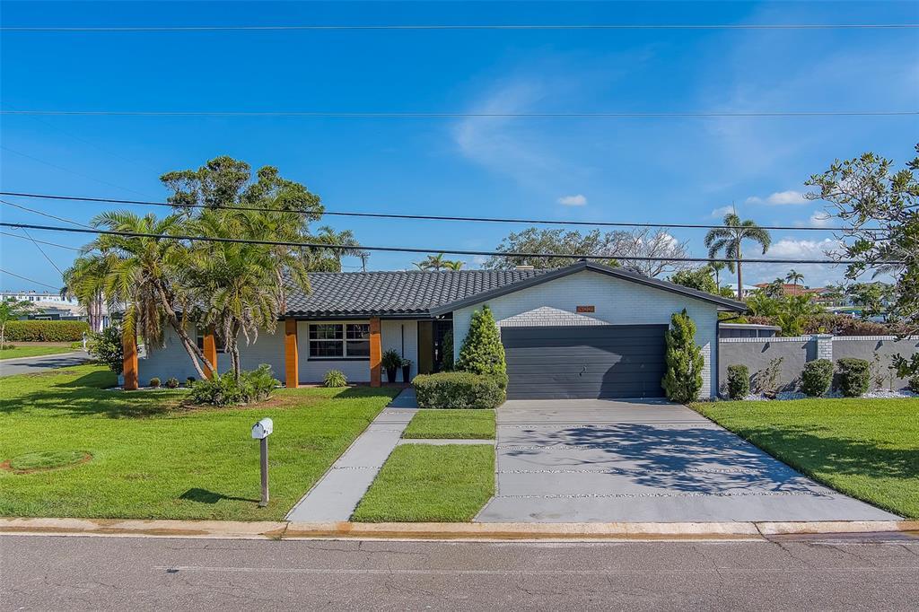 Primary Photo - 400 Capri Blvd