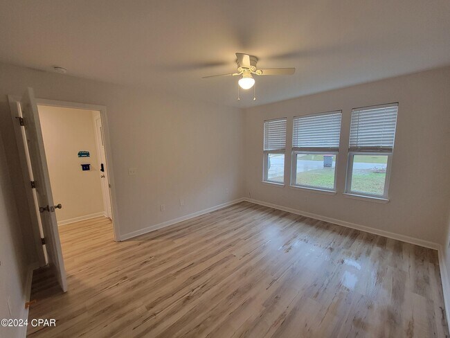Foto del edificio - 2512 Shady Oak Ct
