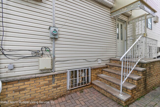 Foto del edificio - 37 Livingston Ave