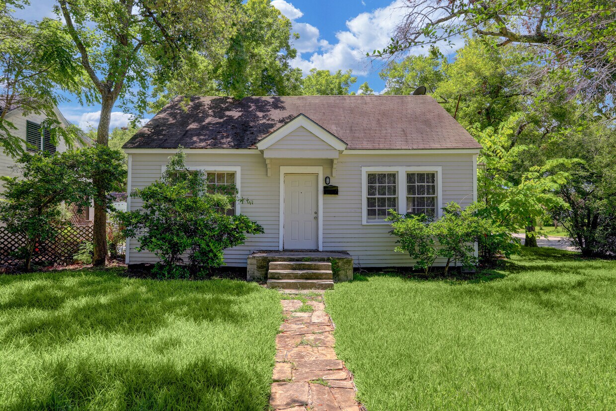 Primary Photo - 429 10th Ave N