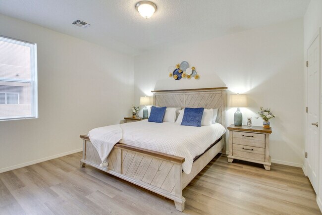 Foto del edificio - 271 San Clemente Ave NW