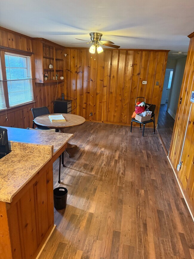 Foto del edificio - 109 Crestview Rd