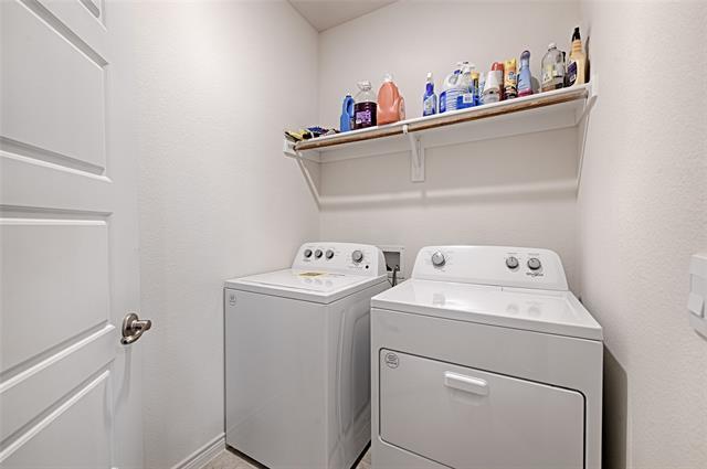 Foto del edificio - 7212 Seton Pl