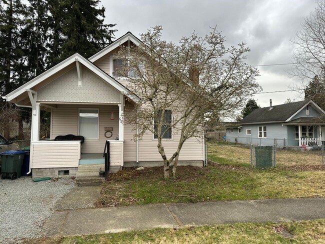 Foto del edificio - Charming two story home in Sedro-Woolley