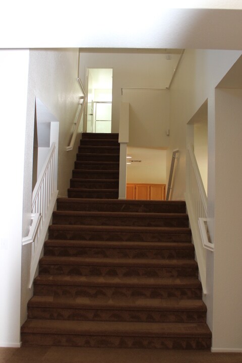 Foto del edificio - BEAUTIFUL LARGE 5 Bedrooms, 2.75 Bathrooms Home