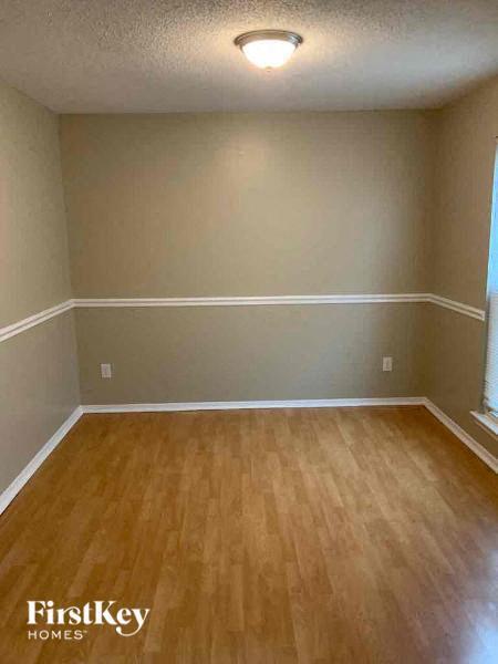 Foto del edificio - 6630 Windflower Ln