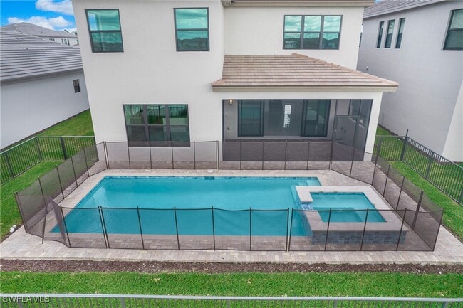 Foto del edificio - 12794 Woodbury Dr