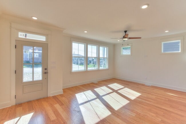 Building Photo - 3600 Quail Dr