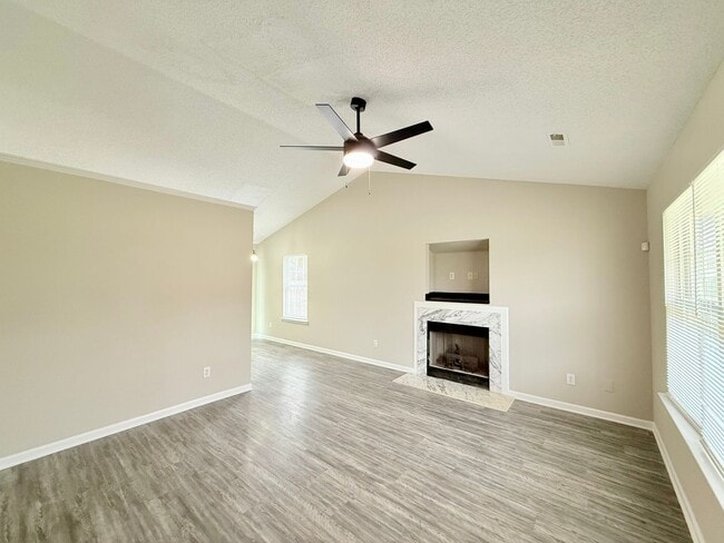 Building Photo - 4504 Biesterfield Dr