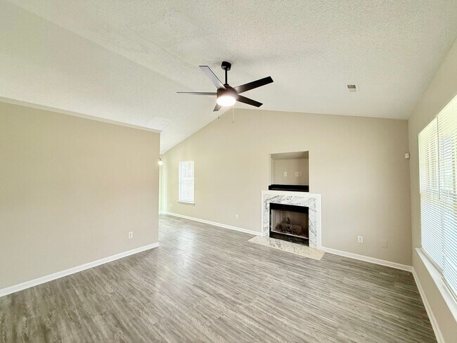 Foto del edificio - 4504 Biesterfield Dr