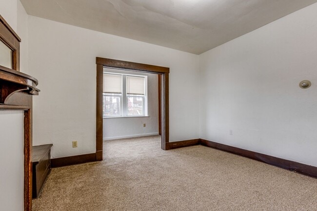 Building Photo - 466 Hays Ave