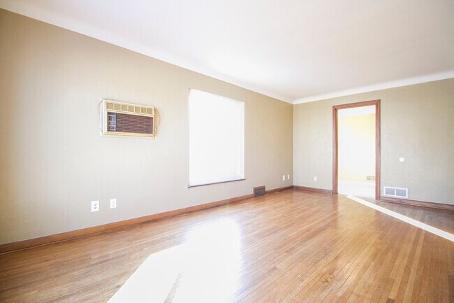 Foto del edificio - 3941 Torrance Dr