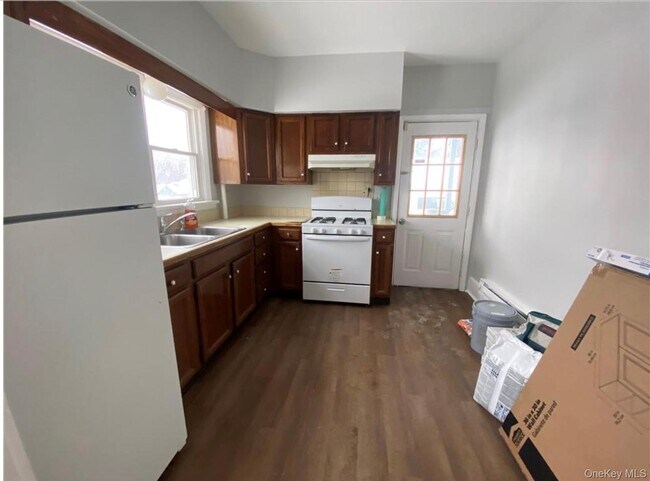 Foto del edificio - 464 NY-17M