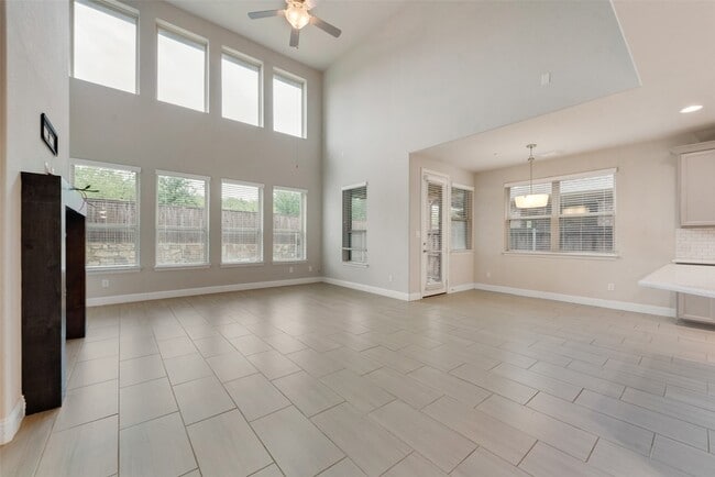 Foto del edificio - 2617 Walnut Creek Ln