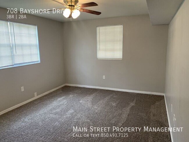 Foto del edificio - 708 Bayshore Drive #3