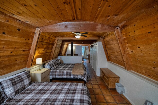 Foto del edificio - 569 S Friar Tuck Trail