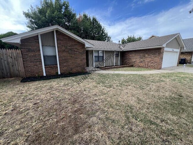 Building Photo - 7926 Northwest 101 St Oklahoma City OK 73162