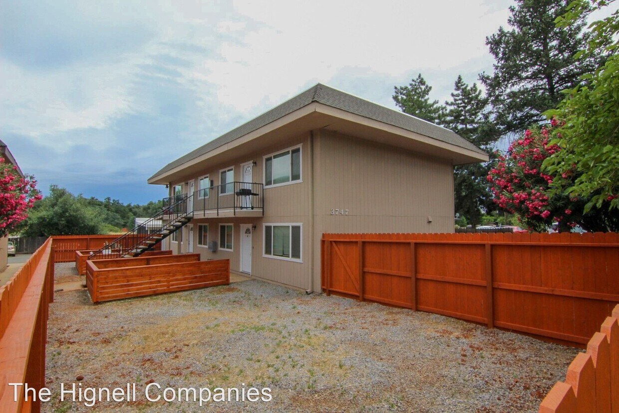 Foto principal - 3747 Churn Creek Rd