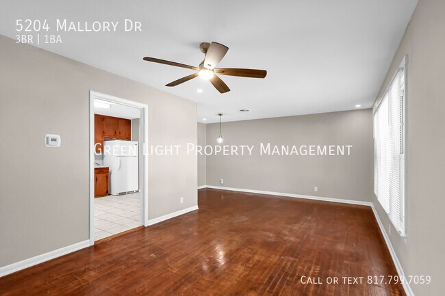 Foto del edificio - 5204 Mallory Dr