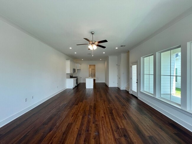 Building Photo - Brand new in Dawson Bluff and move in ready!