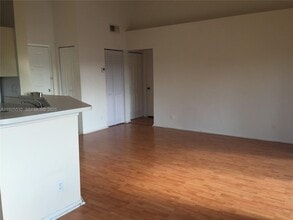 Building Photo - 9999 Summerbreeze Dr