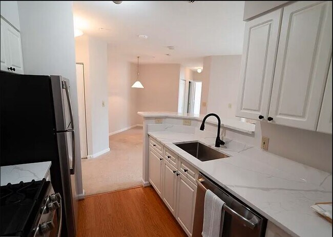 Foto del edificio - 2204 Westcourt Ln