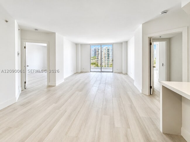 Building Photo - 701 Brickell Key Blvd
