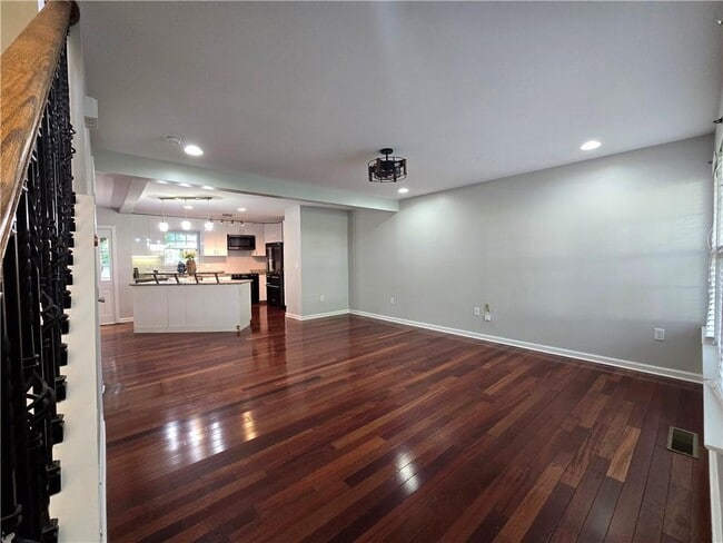 Building Photo - 2616 Boland Dr NE