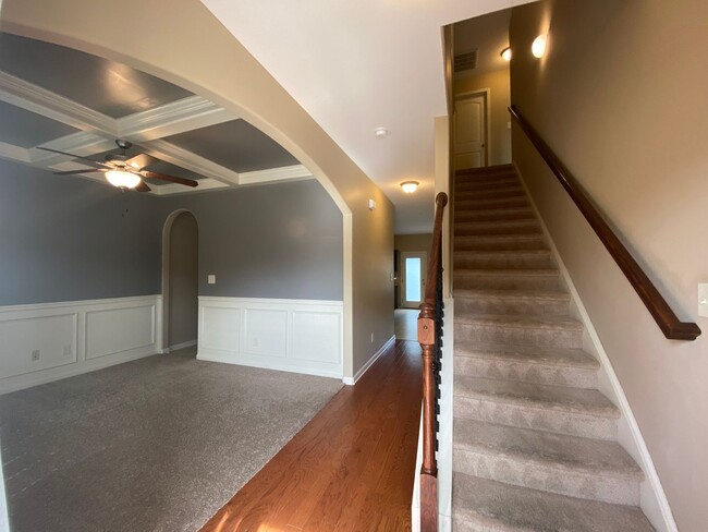 Foto del edificio - 118 Broomsedge Ln
